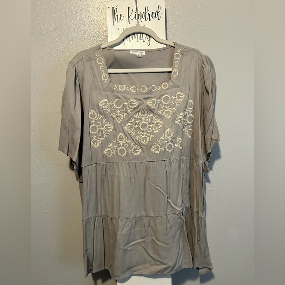 Chic Soul Gray Blouse with Cream Embroidery - Picture 1 of 1